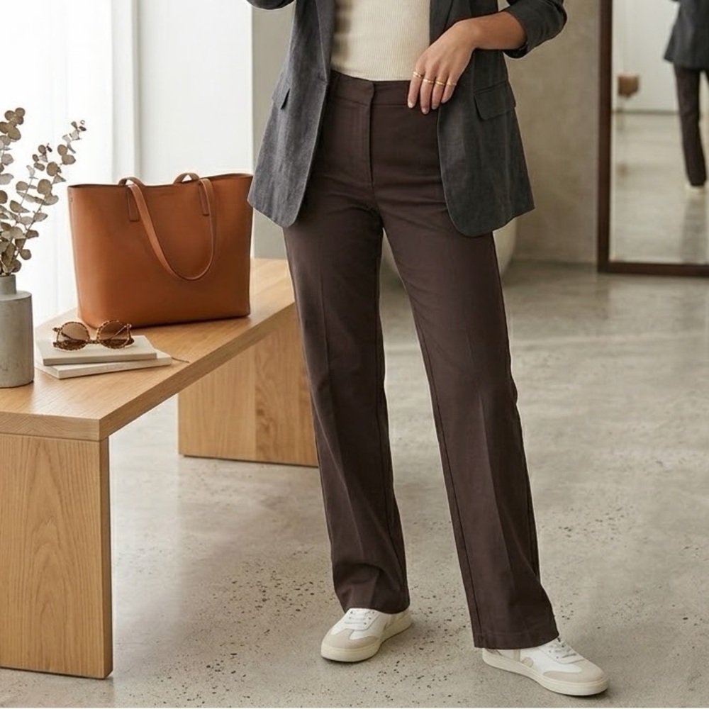 Like New Lee Women’s Dark Brown Chinos